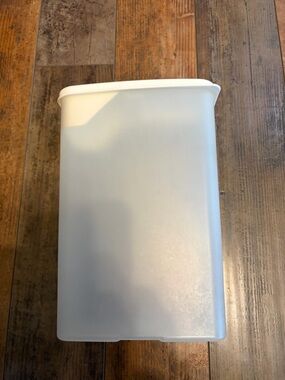 Buddeez cereal container with cream lid 11” tall 7” wide